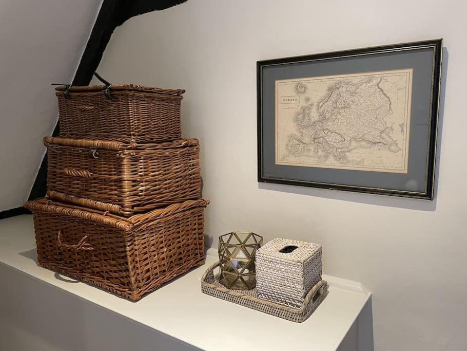 Holly Cottage, 2, Northbrook Park, Farnham-Up To 6 Adults Buitenkant foto