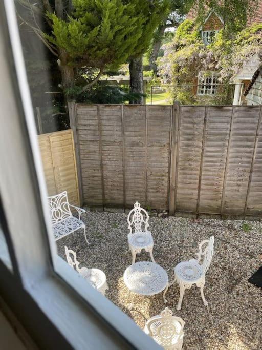Holly Cottage, 2, Northbrook Park, Farnham-Up To 6 Adults Buitenkant foto